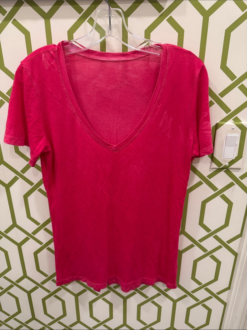 COTTON CITIZEN Super Cute V-Neck Short Sleeve Tee‎ - Hot Pink